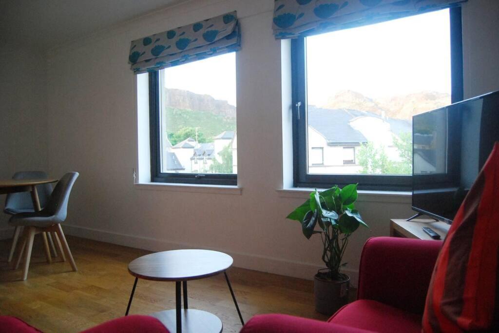 Central Two Bed Flat Close To Arthur'S Seat And University Edimburgo Esterno foto