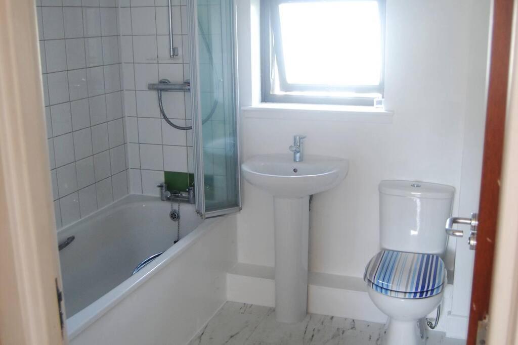 Central Two Bed Flat Close To Arthur'S Seat And University Edimburgo Esterno foto