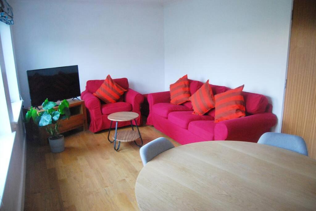 Central Two Bed Flat Close To Arthur'S Seat And University Edimburgo Esterno foto
